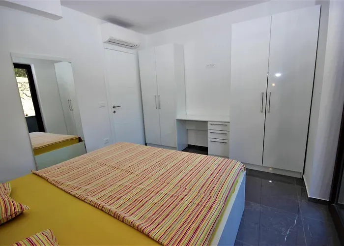 아파트 Smitran 반졸레