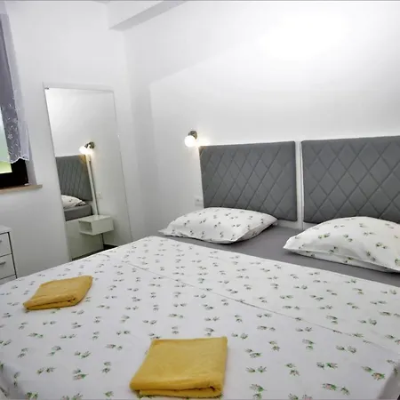 Smitran Apartment *