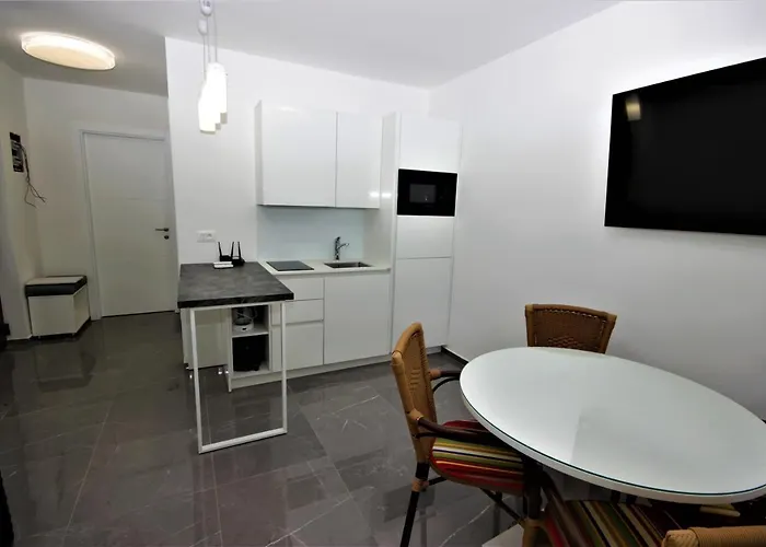 Smitran Lejlighed Banjole